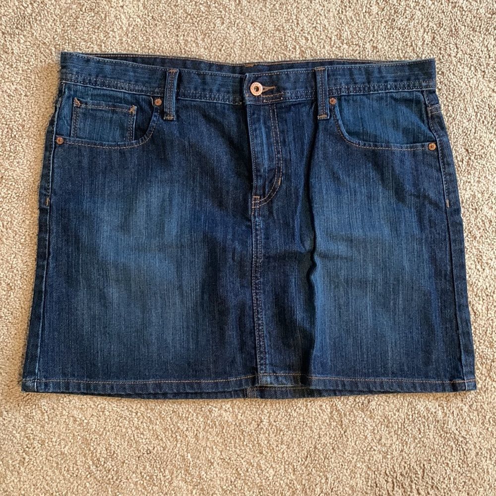 Vintage GAP Embroidered Fleur de Lis Denim Mini Skirt Sz 14 - Picture 2 of 6